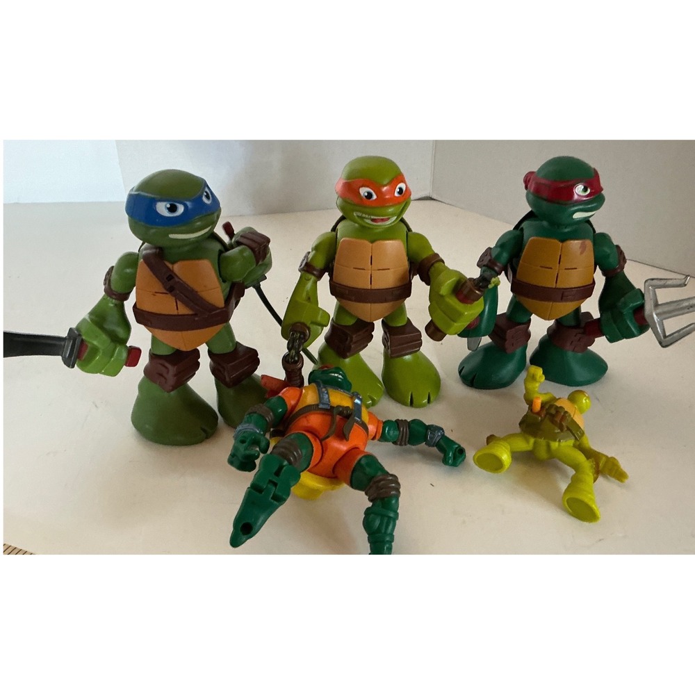 Playmates TMNT Michelangelo Action Figure Orange Mask Nunchucks 5 Inch 2014